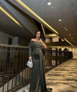 ONE SHOULDER MAXI DRESS MADE OF SUBTLE GLITTER FABRIC – KHAKI