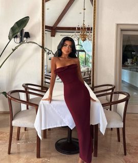 STRAPLESS DRESS WITH BOW DETAIL BORDEAUX