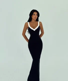 BLACK MAXI DRESS WITH WHITE RUFFLE